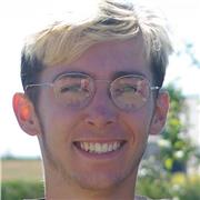 étudiant sortant d'arts appliqués pratiquant le dessin et voulant partager ses connaissances